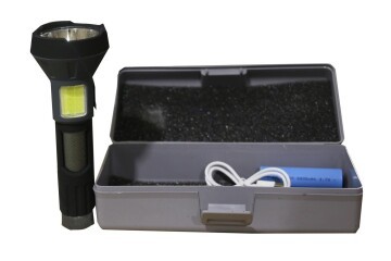 Polıce PS-356  Enerji Göstergeli, Yan Aydınlatma ve Powerbank Özellikli Şarjlı El Feneri