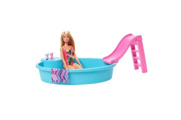 Barbie Ve Havuzu Oyun Seti GHL91